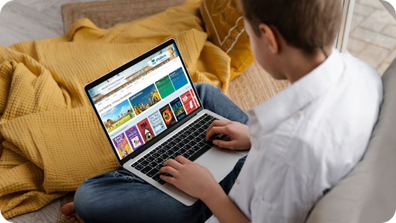 Child looking at the ePlatform homepage on a laptop computer
